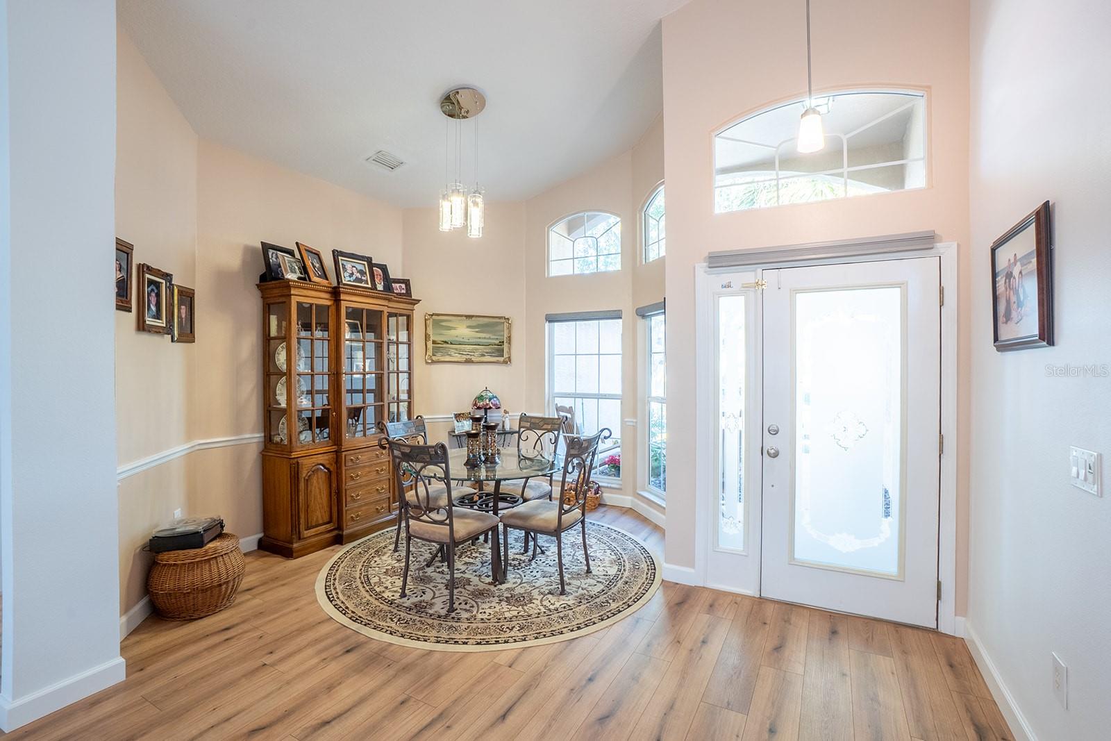 Image 5 of 45 For 46 Shinnecock Drive