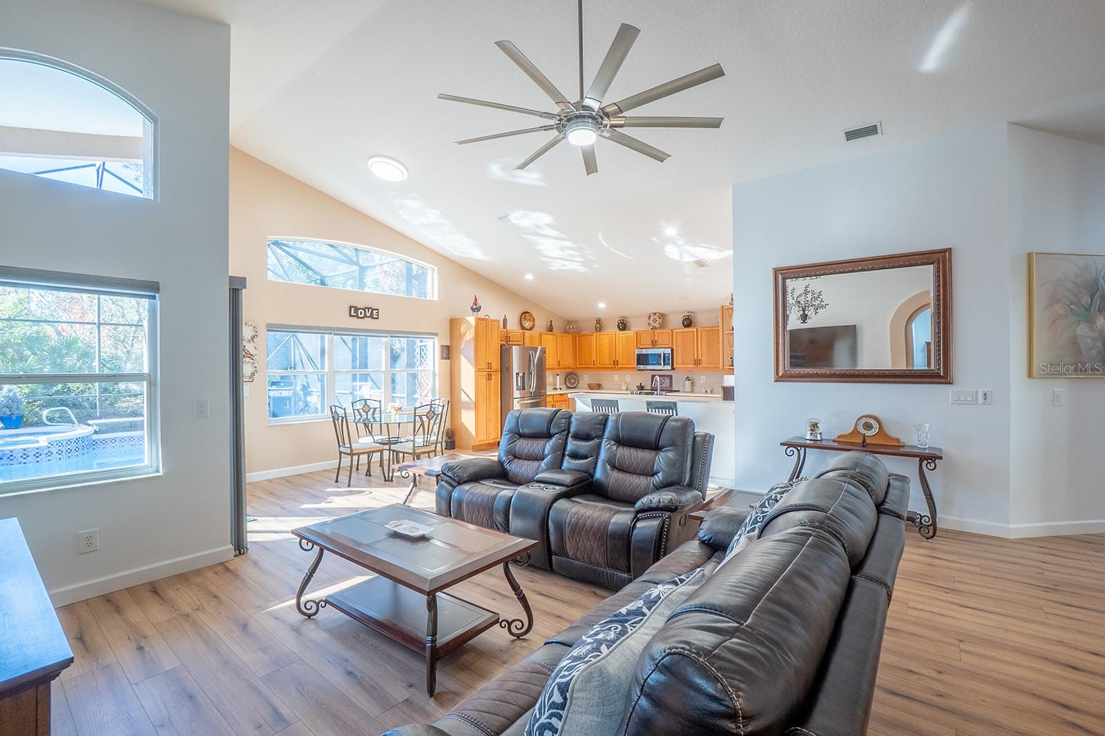 Image 6 of 45 For 46 Shinnecock Drive