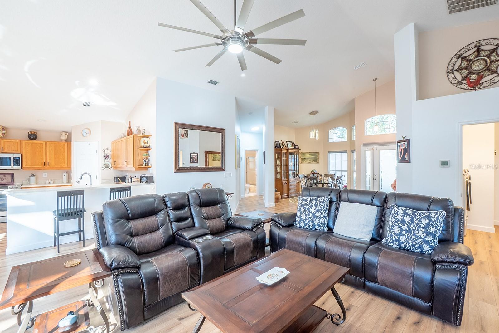 Image 7 of 45 For 46 Shinnecock Drive