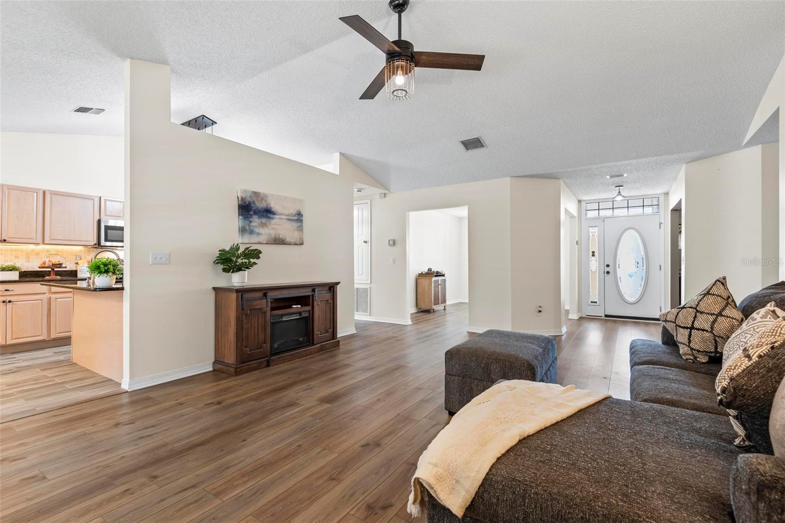 Image 11 of 78 For 49 Louisiana Drive