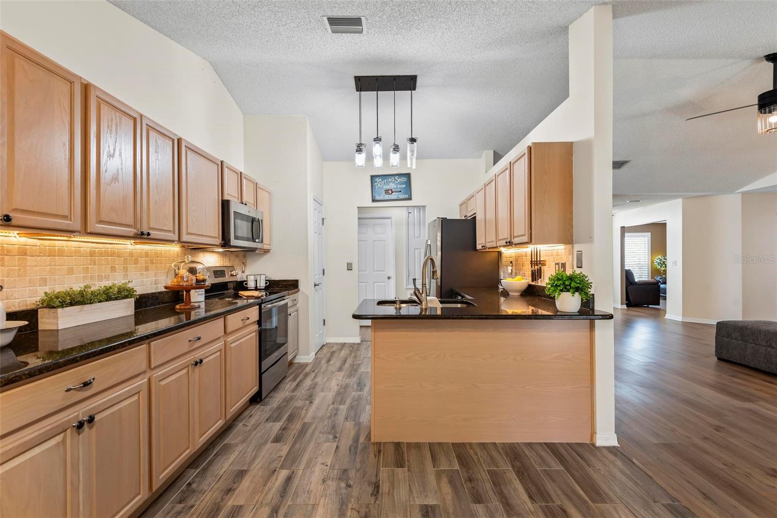 Image 12 of 78 For 49 Louisiana Drive