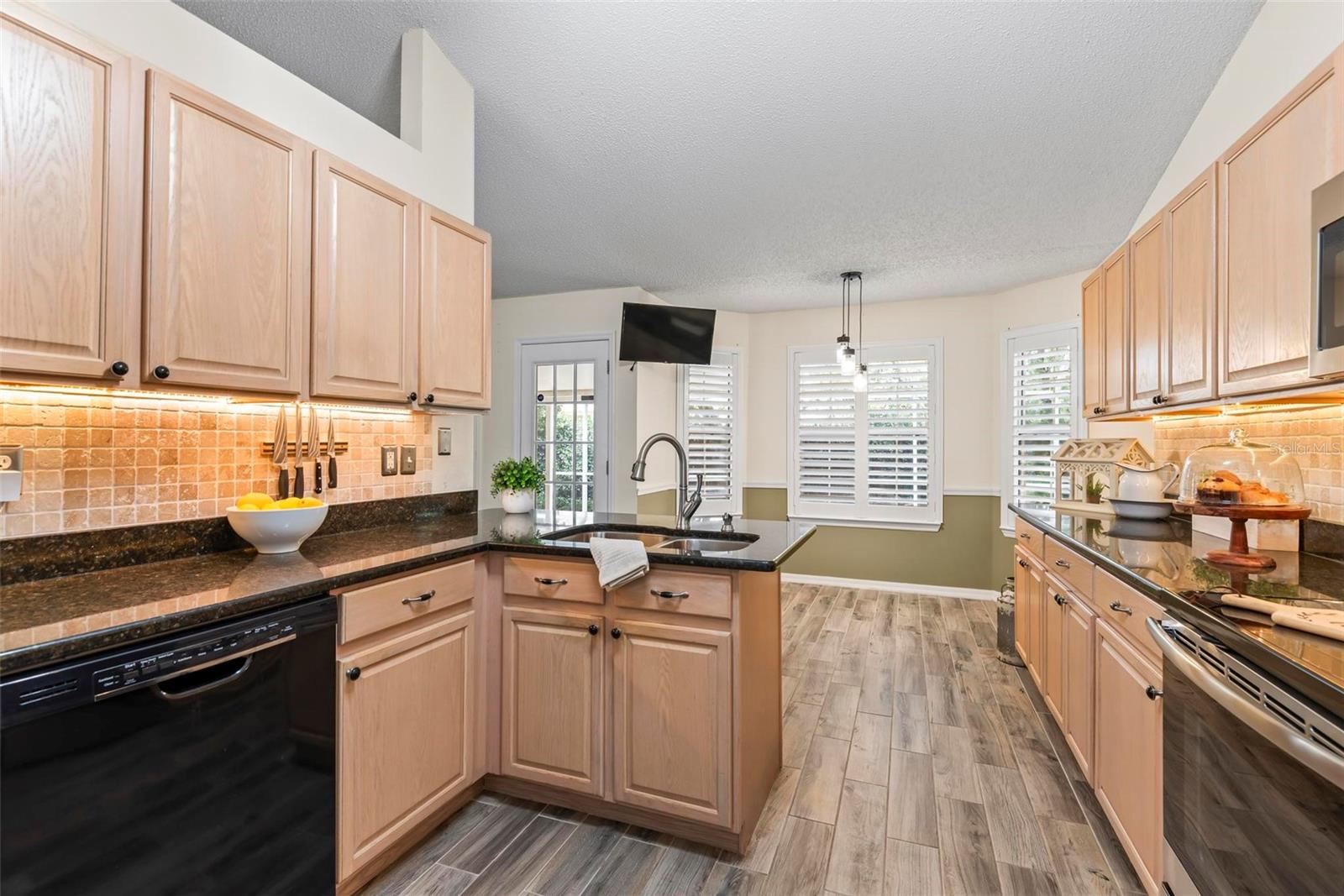 Image 15 of 78 For 49 Louisiana Drive