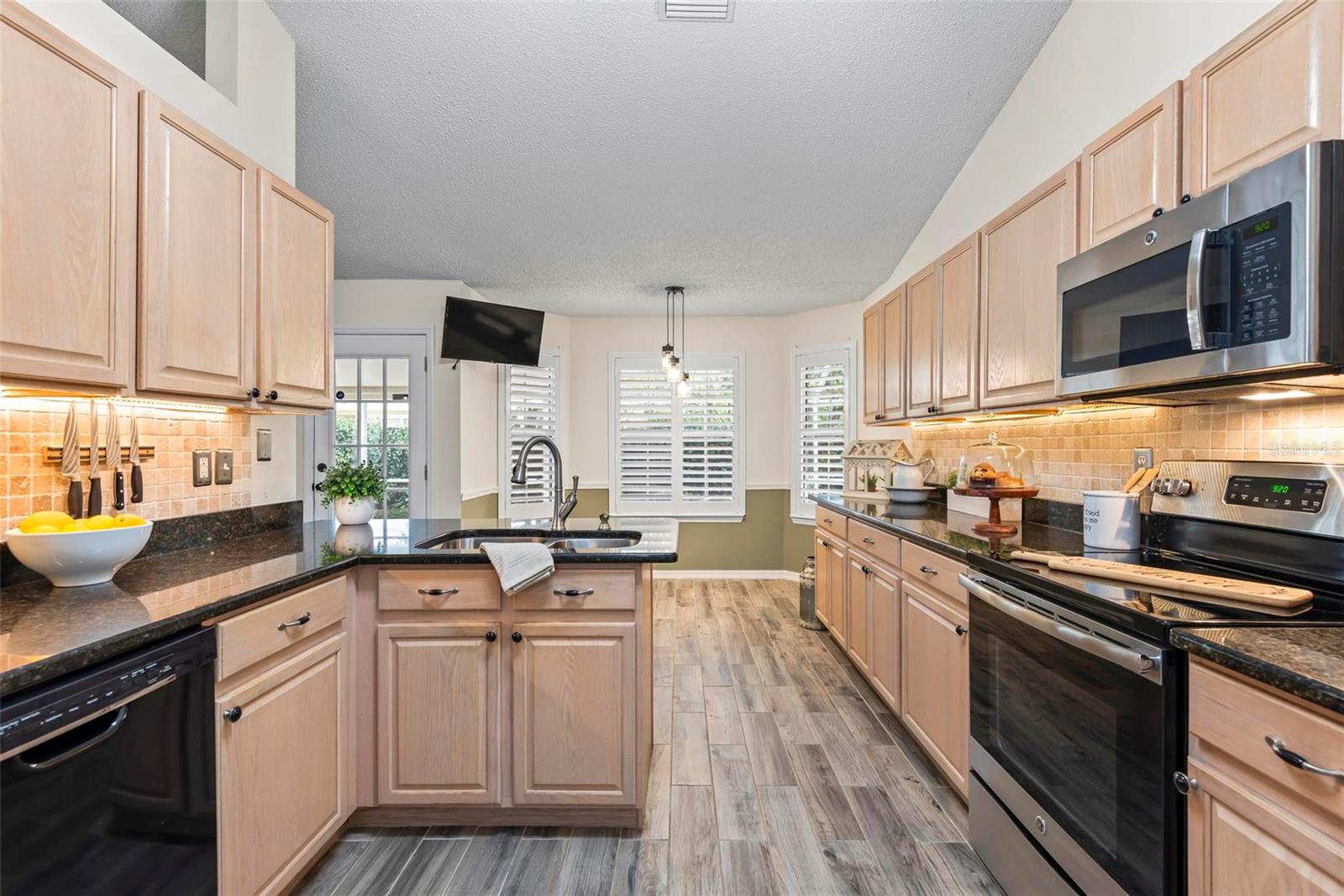 Image 16 of 78 For 49 Louisiana Drive