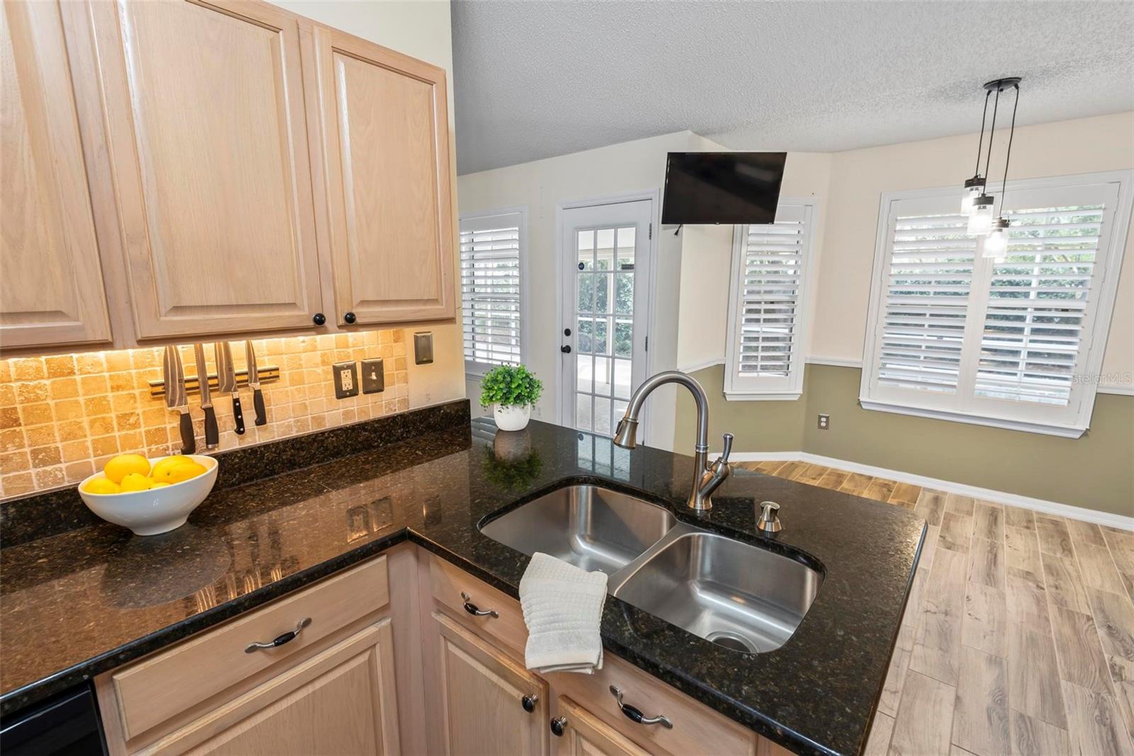 Image 18 of 78 For 49 Louisiana Drive