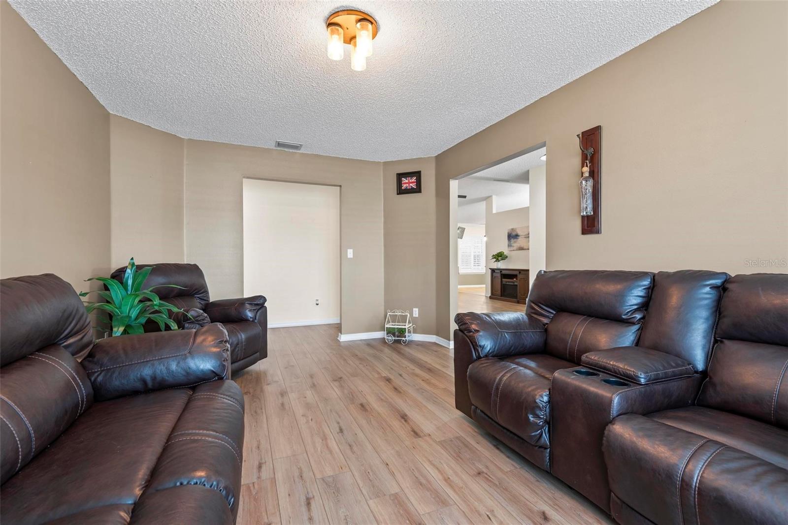 Image 27 of 78 For 49 Louisiana Drive