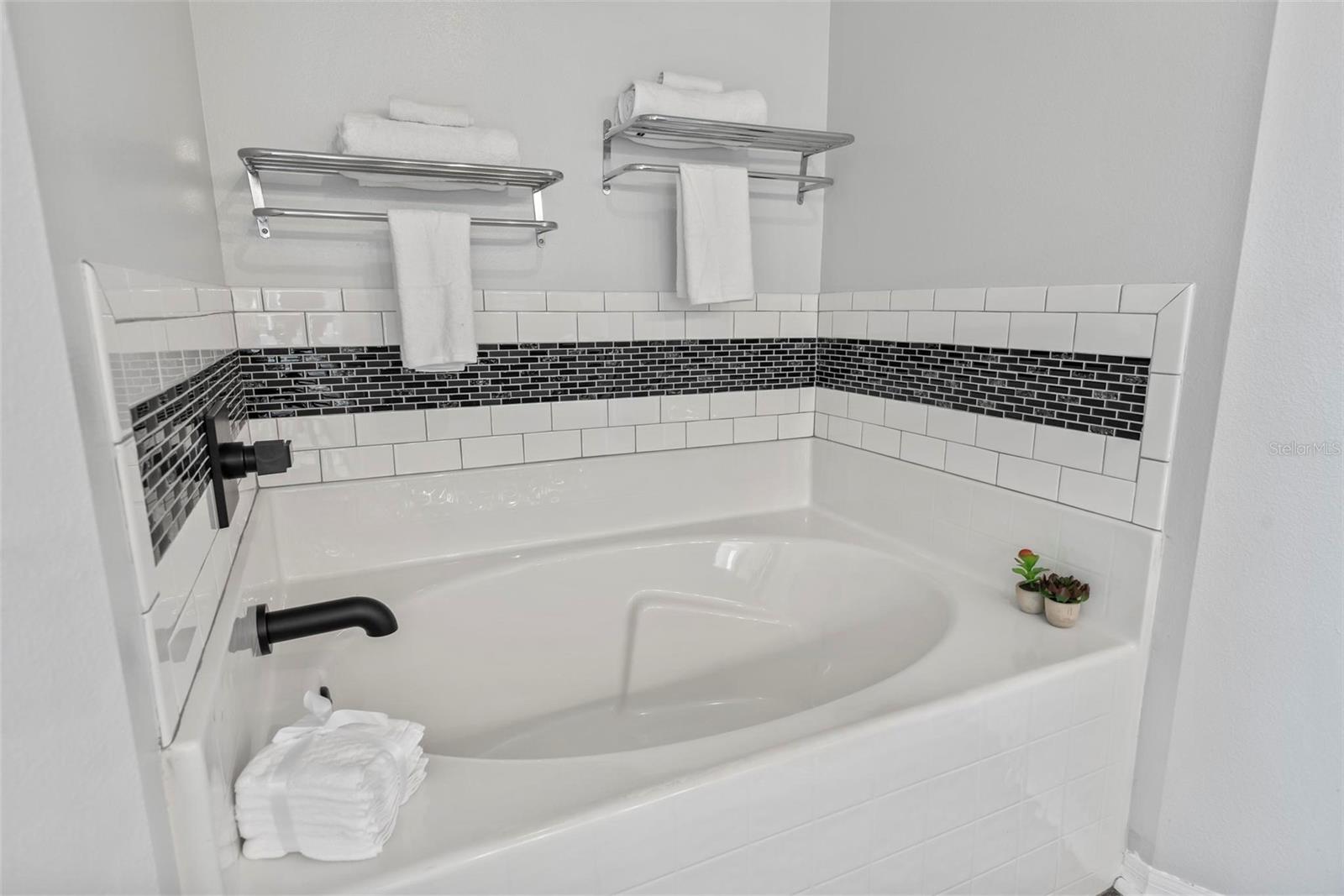 Image 36 of 78 For 49 Louisiana Drive