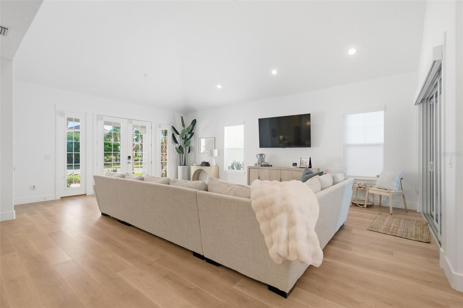 Image 21 of 100 For 527 Cinnamon Beach Lane