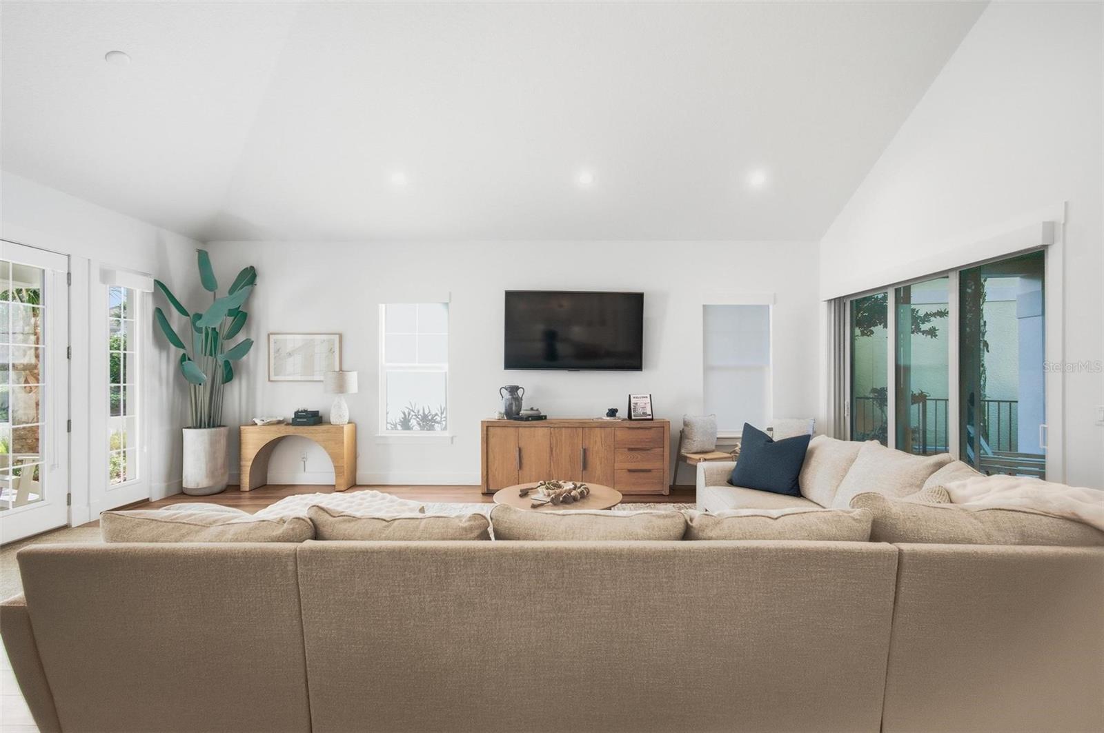 Image 22 of 100 For 527 Cinnamon Beach Lane