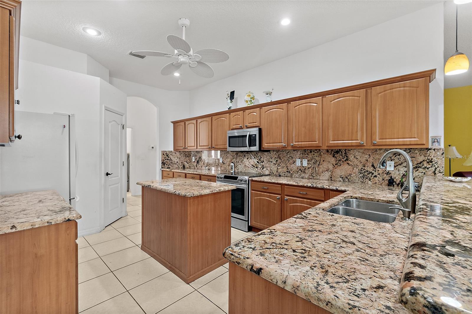 Image 14 of 59 For 2 Elliot Place