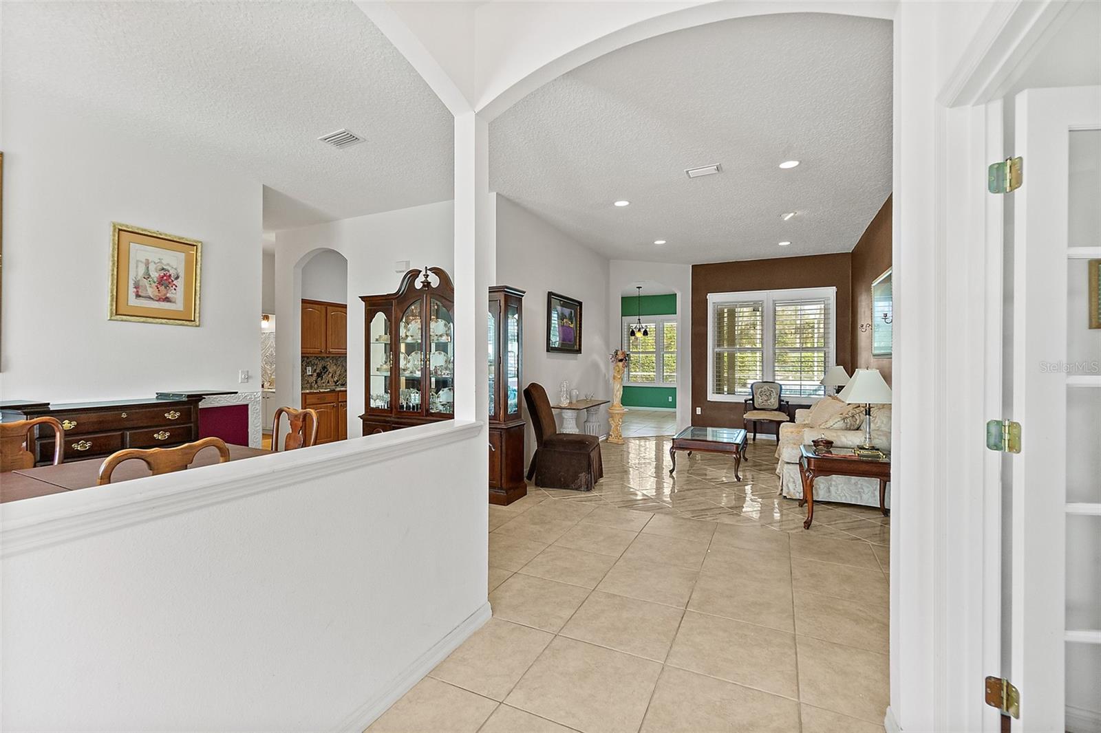 Image 6 of 59 For 2 Elliot Place