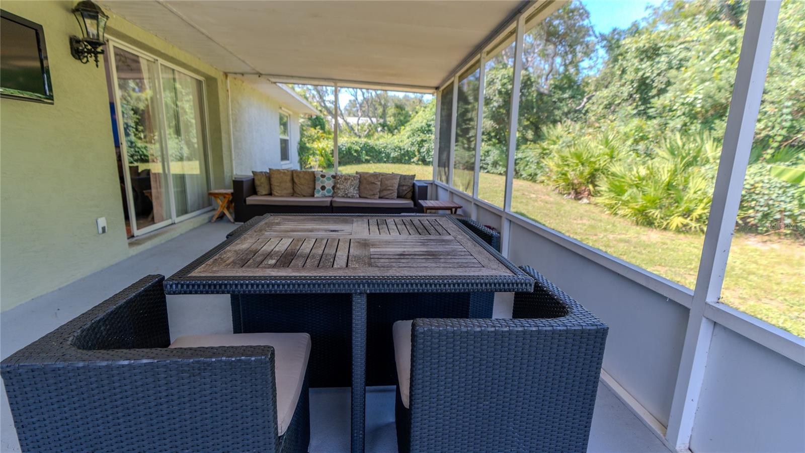 Image 36 of 48 For 11 Sweetbay Drive