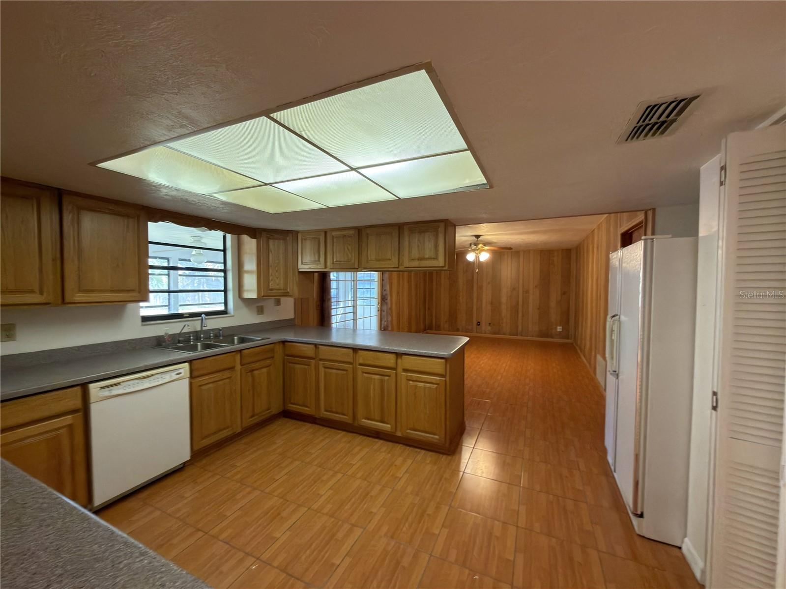 Image 11 of 25 For 485 Merrimac Drive