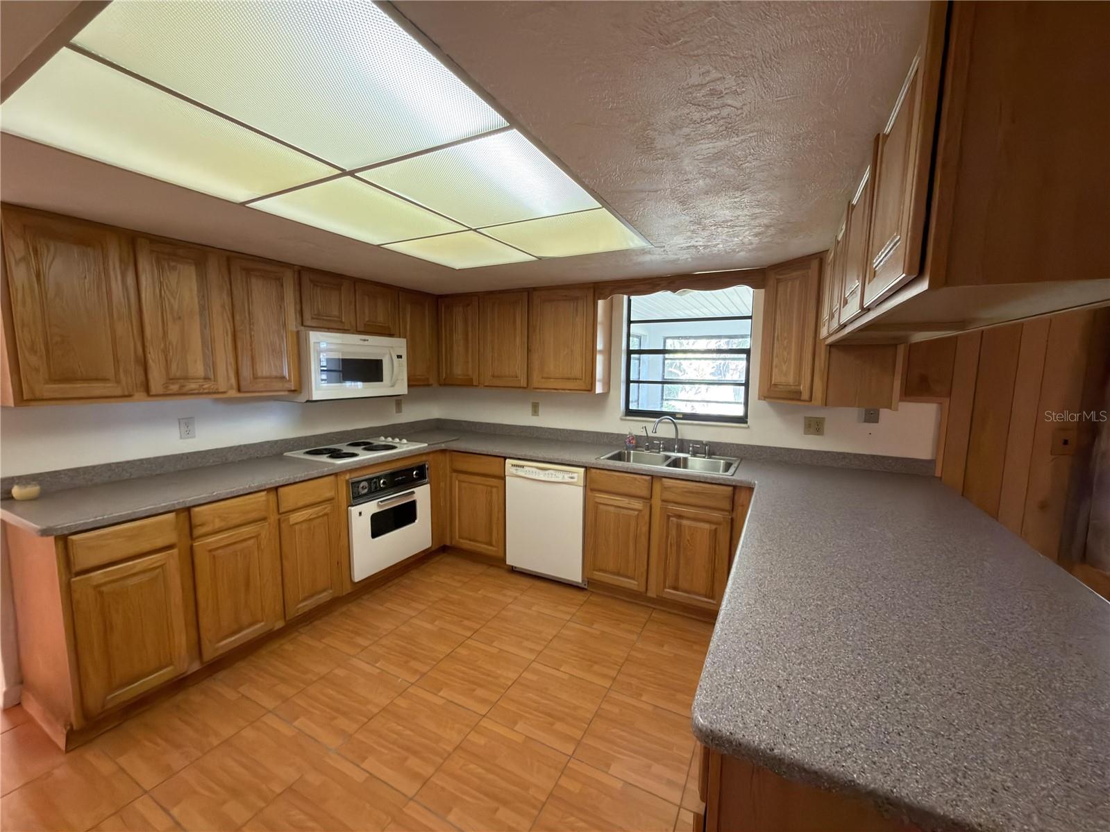 Image 12 of 25 For 485 Merrimac Drive