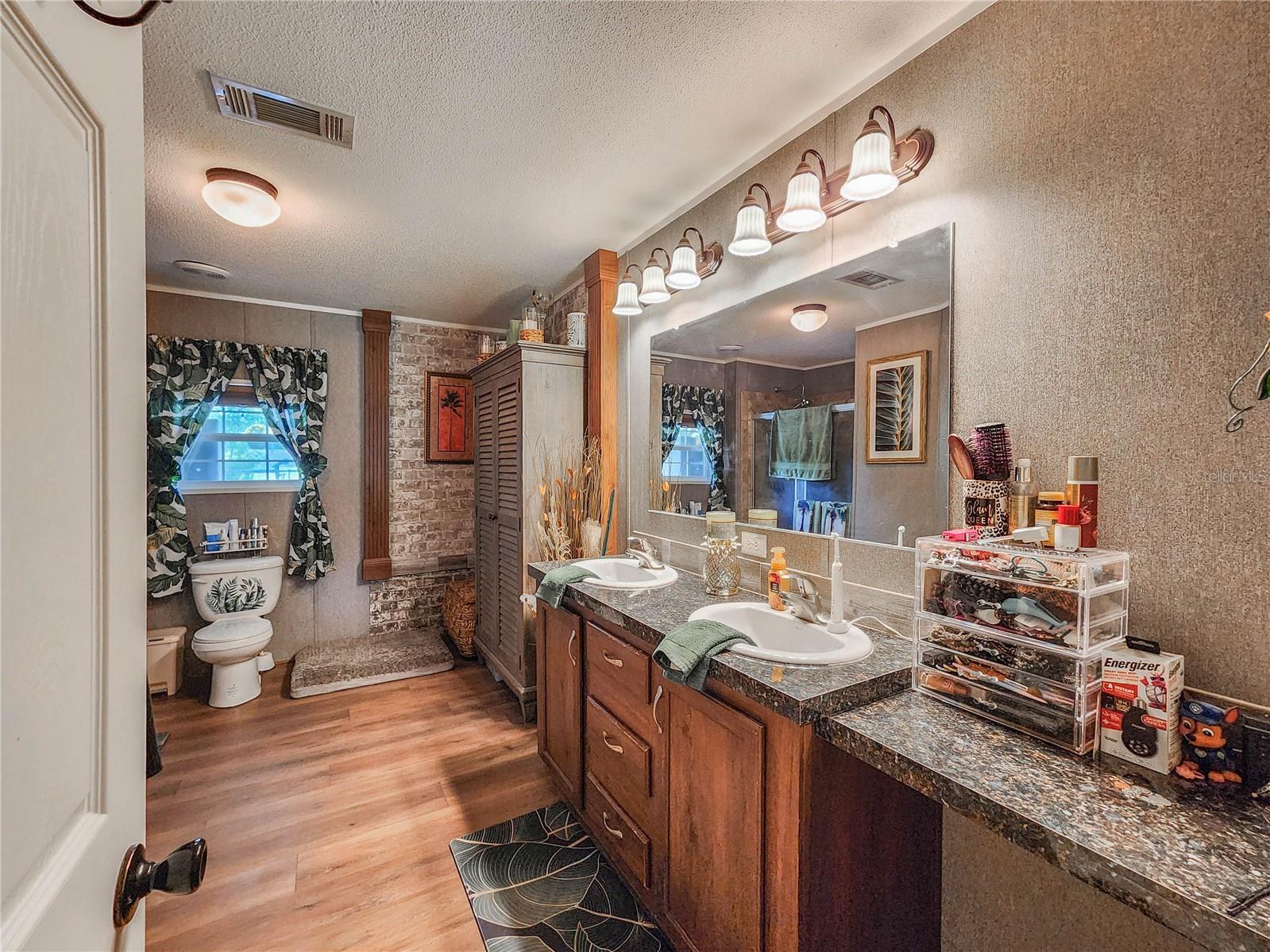 Image 12 of 33 For 2895 Spruce Street