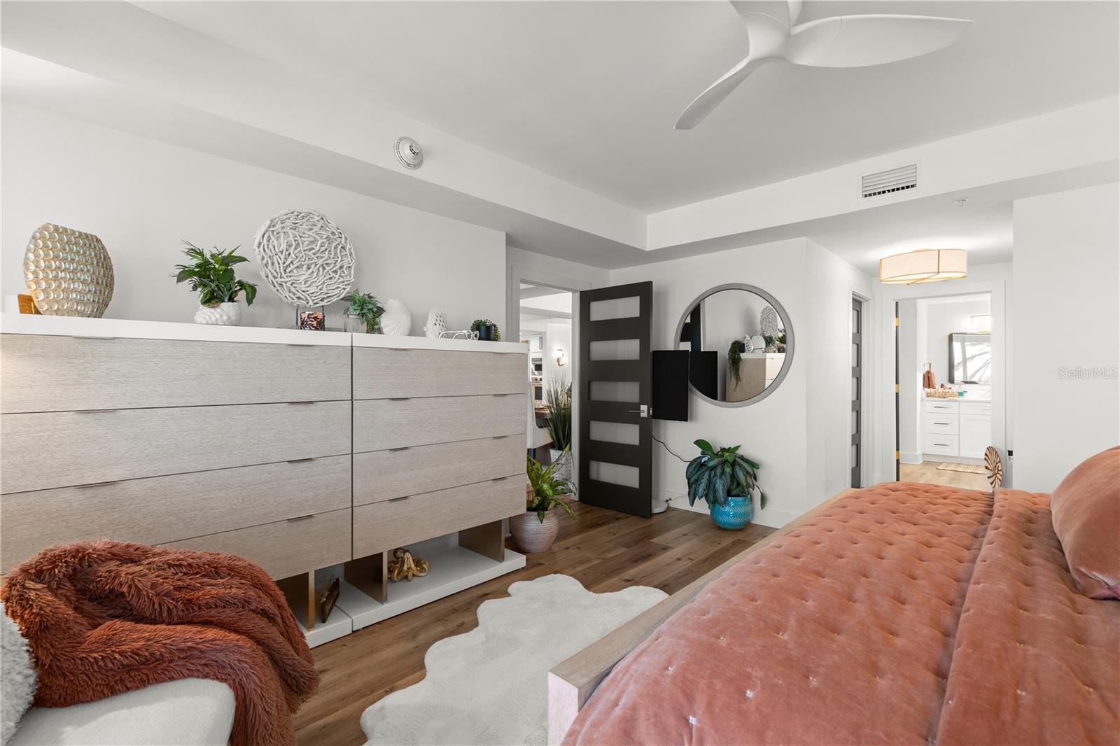 Image 31 of 87 For 200 Ocean Crest Drive 312