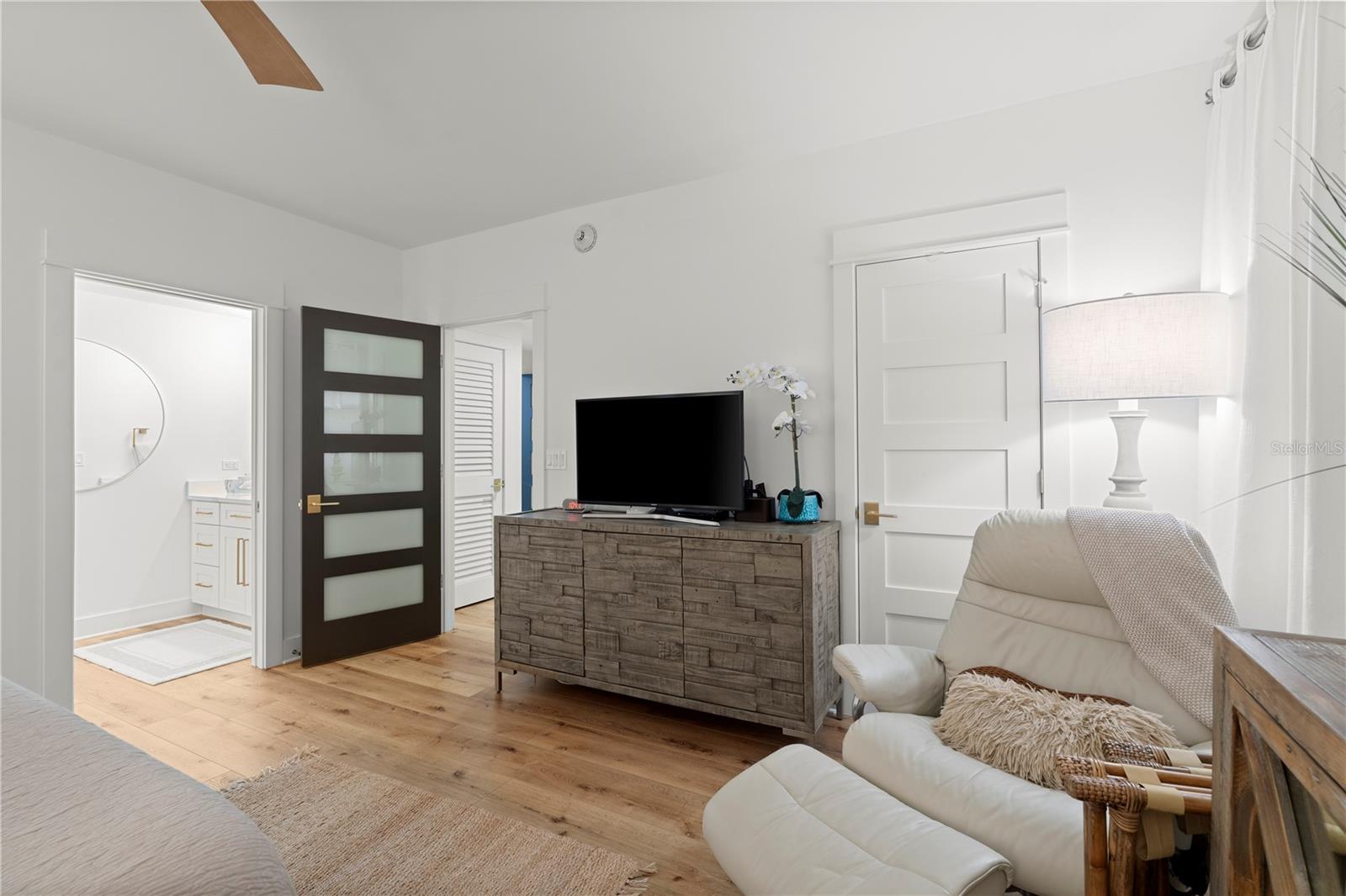 Image 41 of 87 For 200 Ocean Crest Drive 312