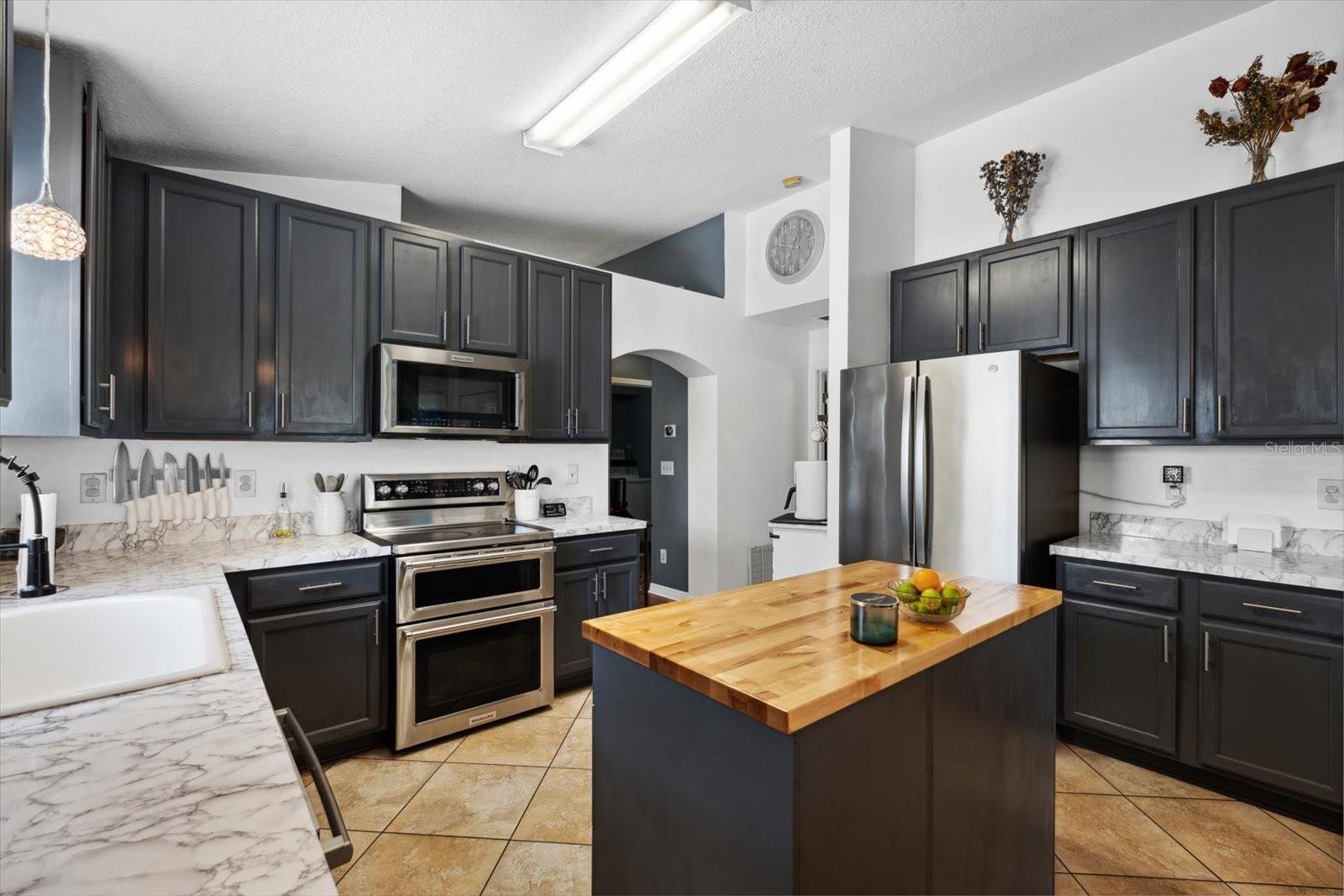 Image 10 of 32 For 24 Riviera Estates Court