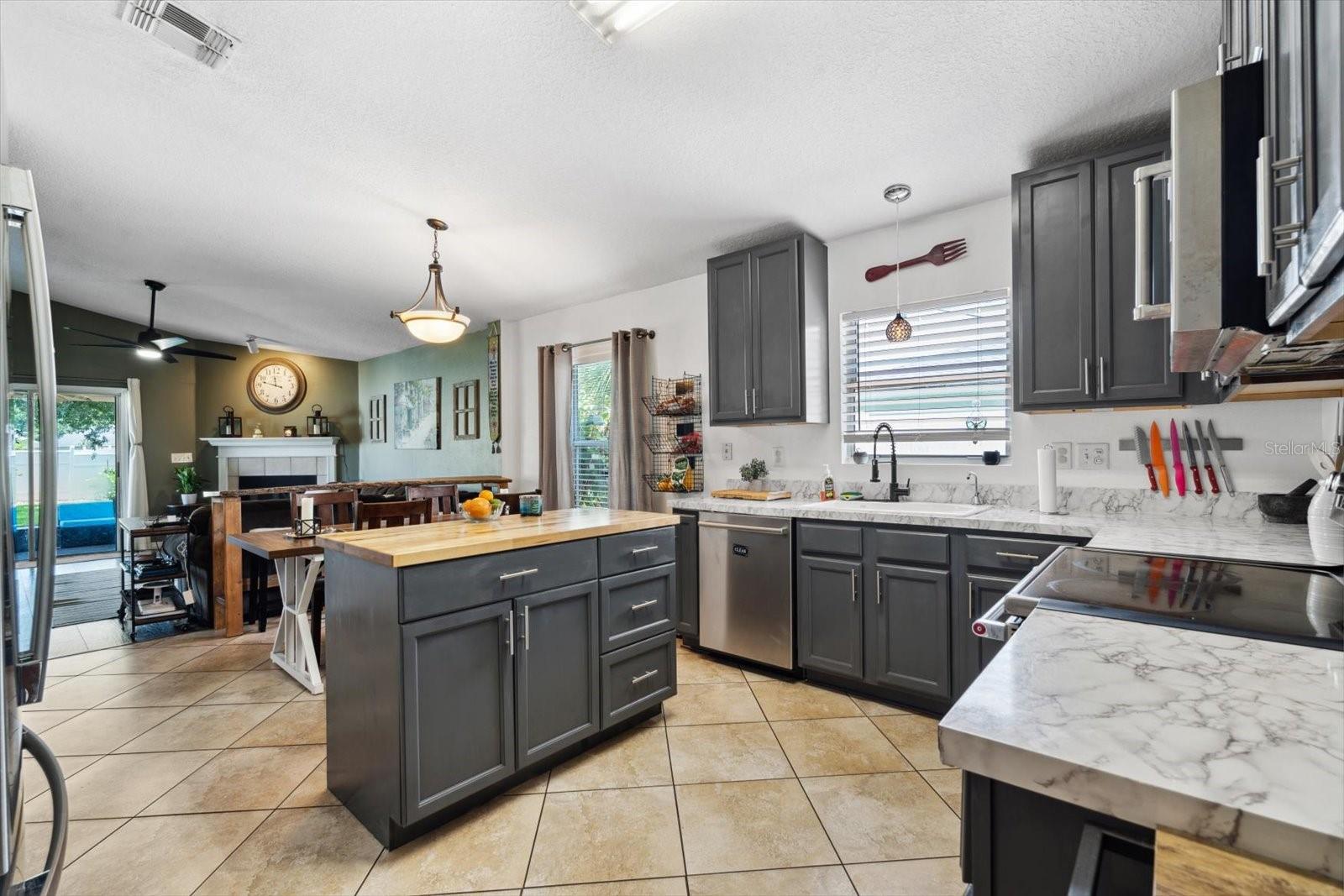 Image 8 of 32 For 24 Riviera Estates Court