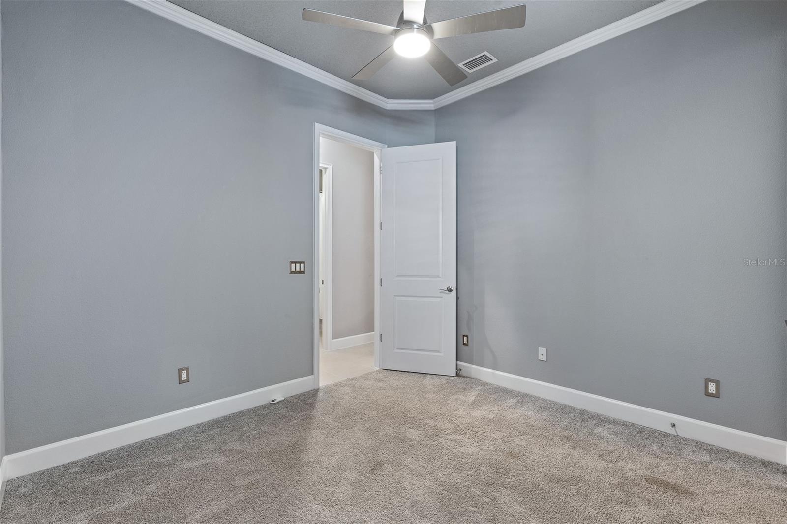 Image 30 of 50 For 831 Pinewood Drive