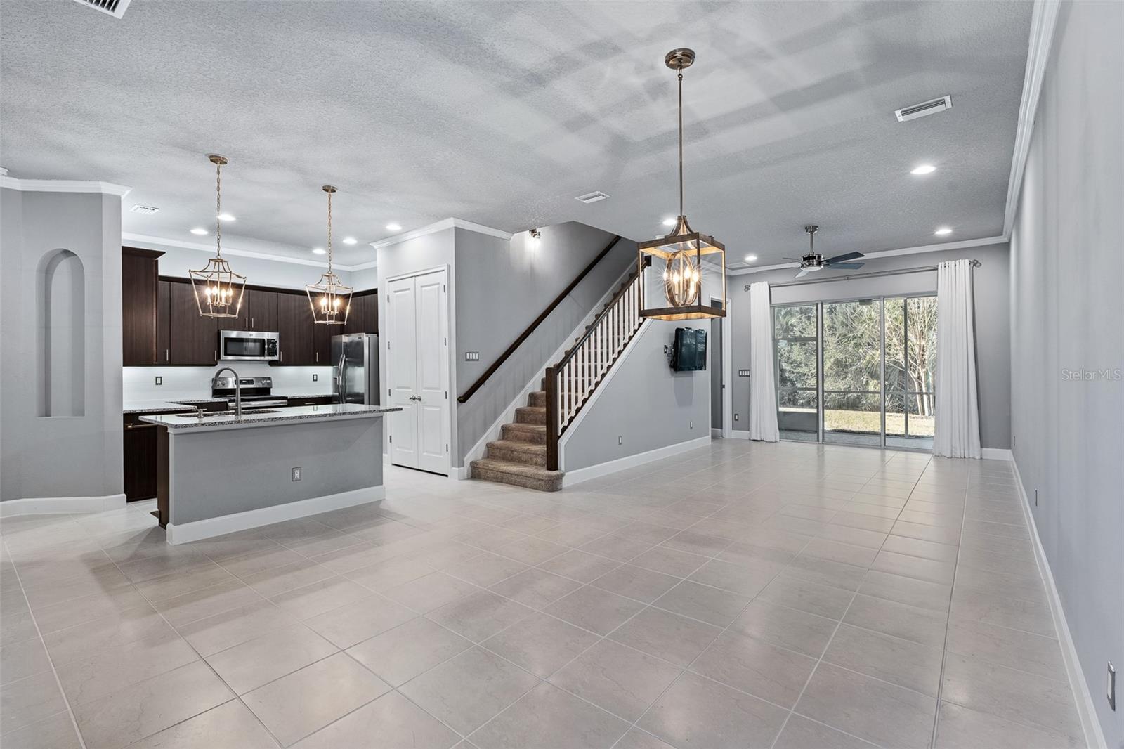 Image 4 of 50 For 831 Pinewood Drive