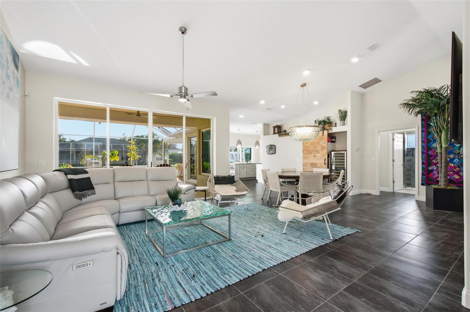 Image 10 of 89 For 32 Cheyenne Court