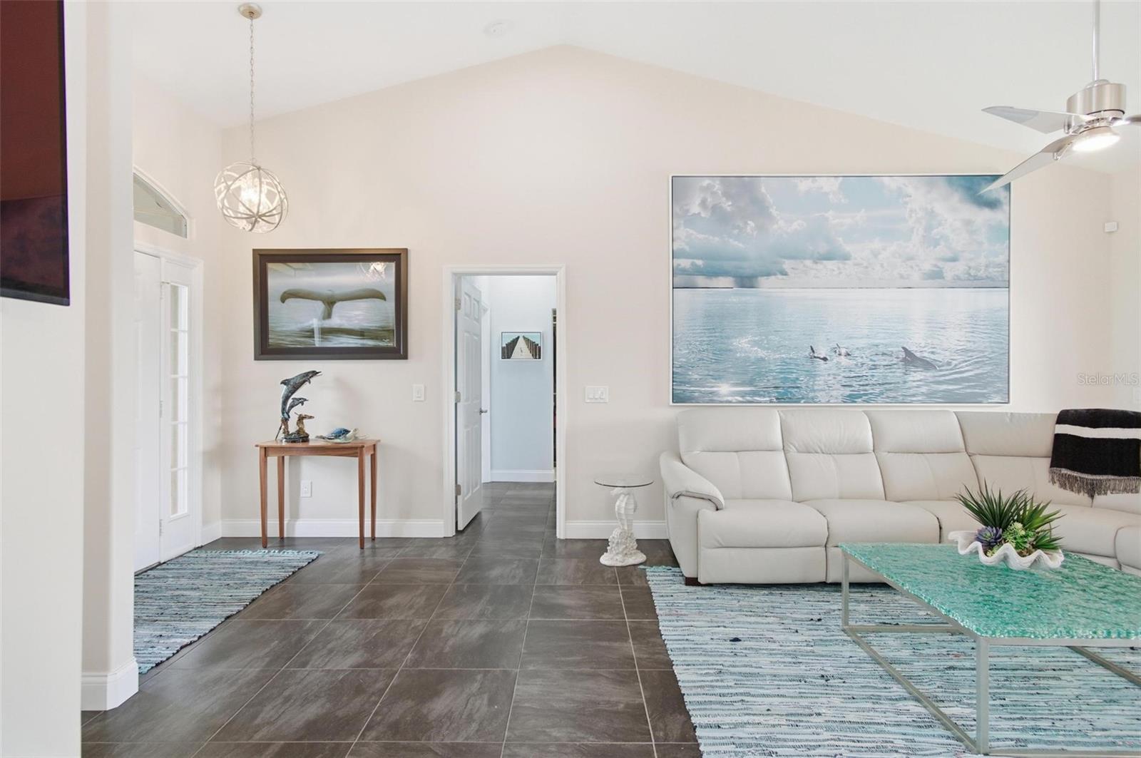 Image 14 of 89 For 32 Cheyenne Court