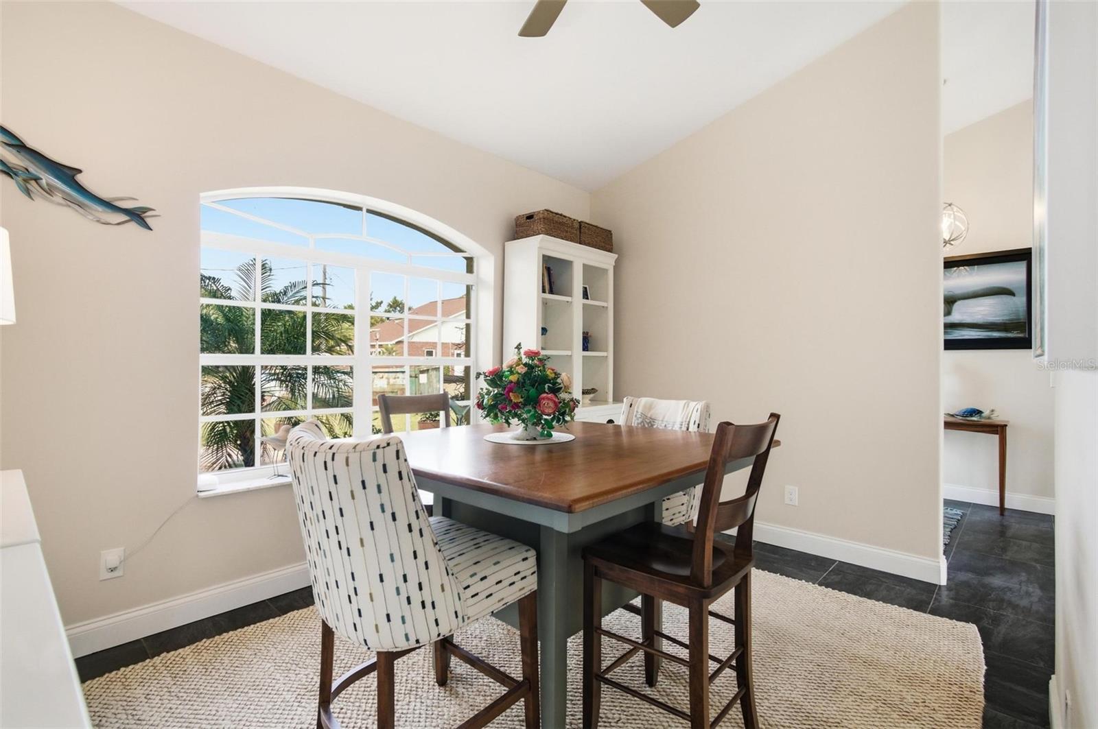 Image 18 of 89 For 32 Cheyenne Court