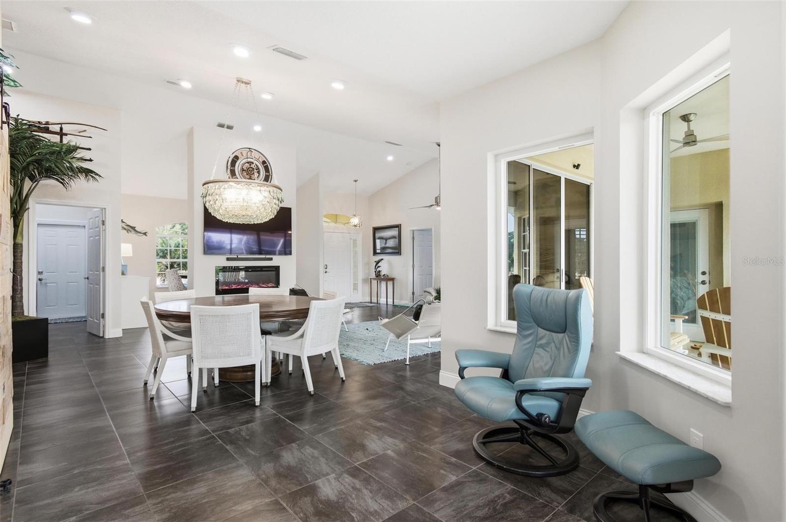 Image 20 of 89 For 32 Cheyenne Court