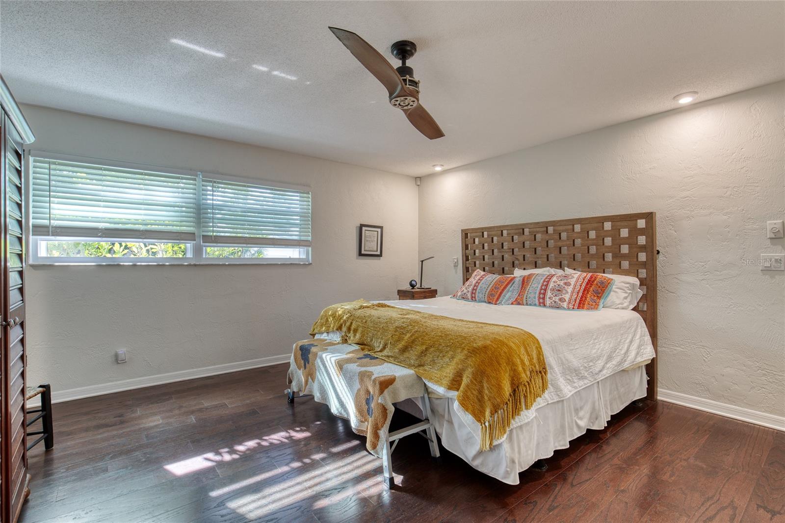 Image 35 of 73 For 77 St Andrews Drive