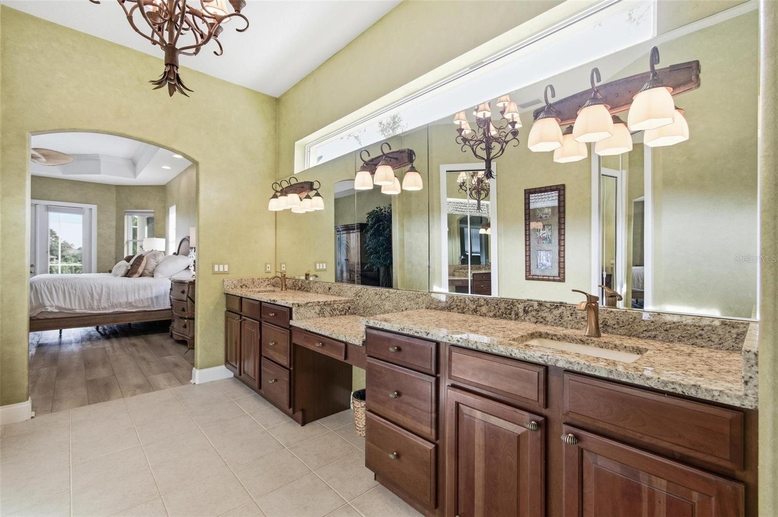 Image 18 of 100 For 83 Front Street