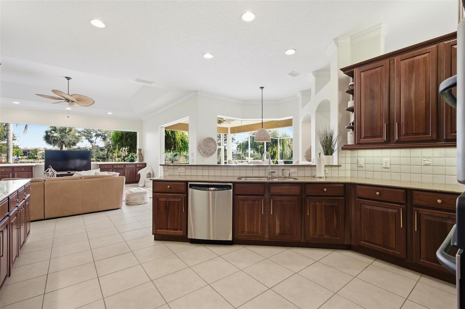 Image 26 of 100 For 83 Front Street