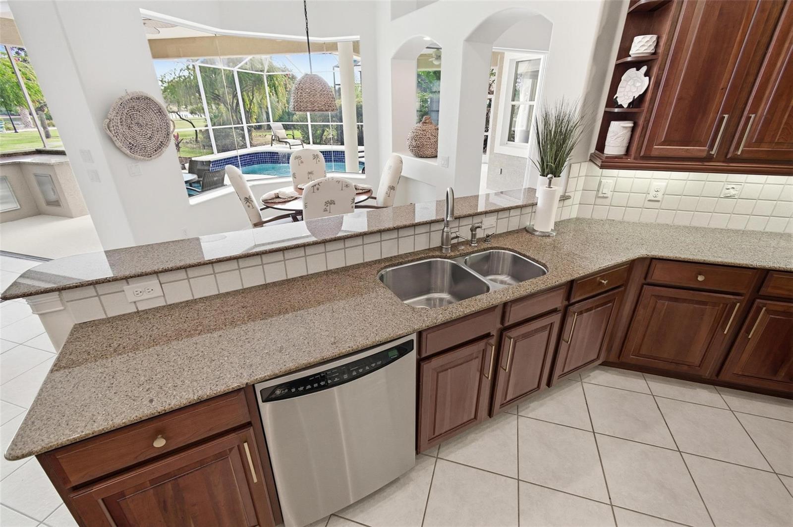 Image 29 of 100 For 83 Front Street