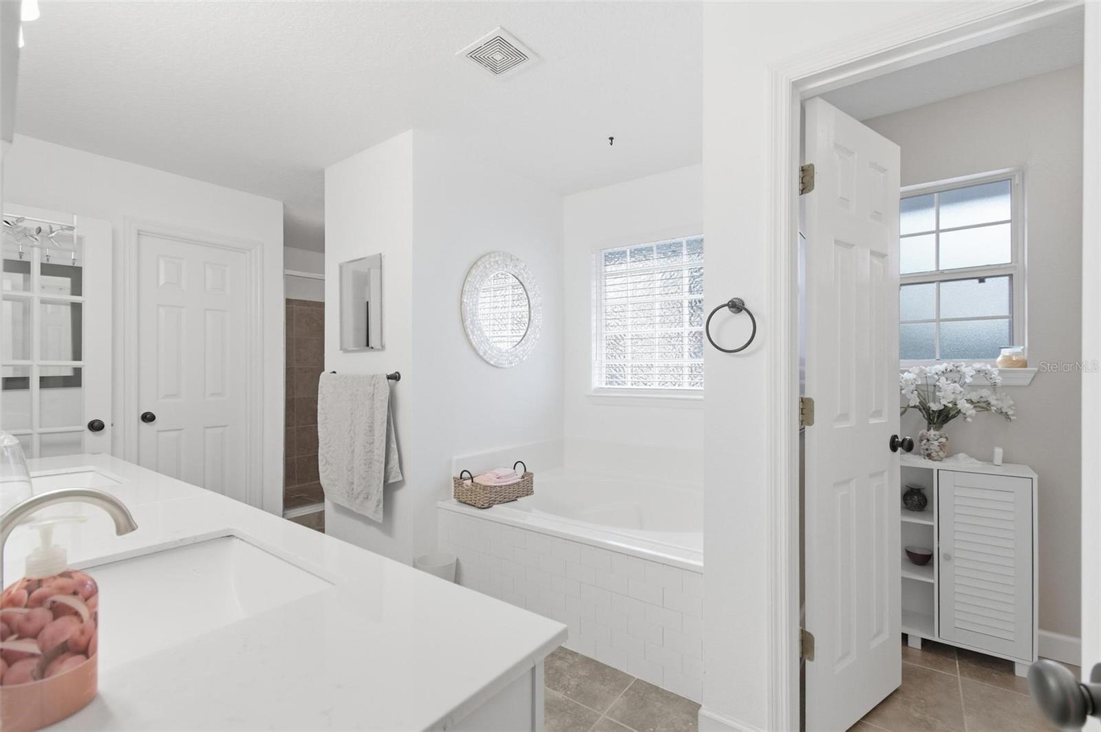 Image 21 of 38 For 27 Burning Bush Drive