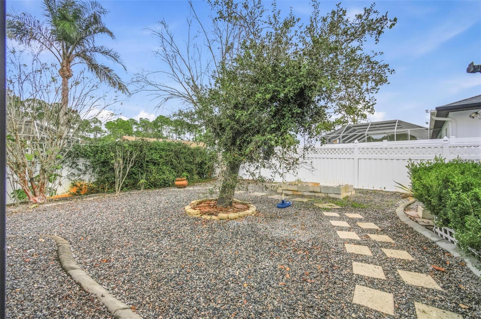 Image 33 of 38 For 27 Burning Bush Drive