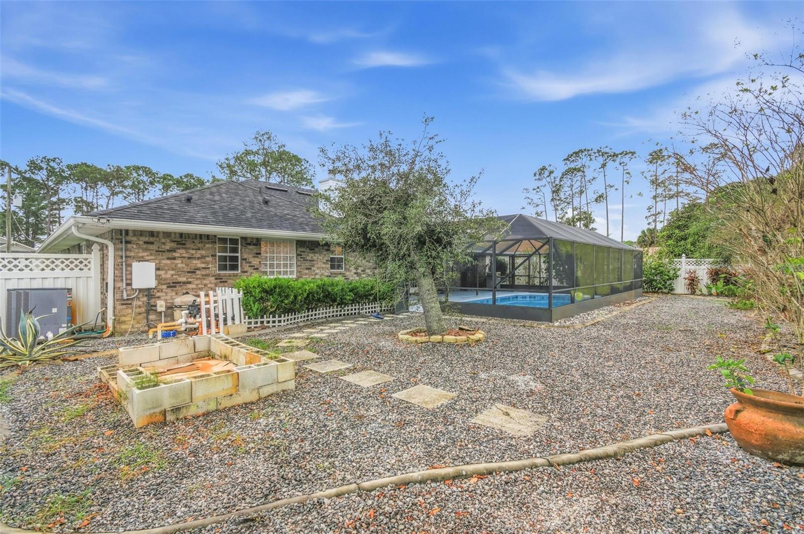 Image 34 of 38 For 27 Burning Bush Drive