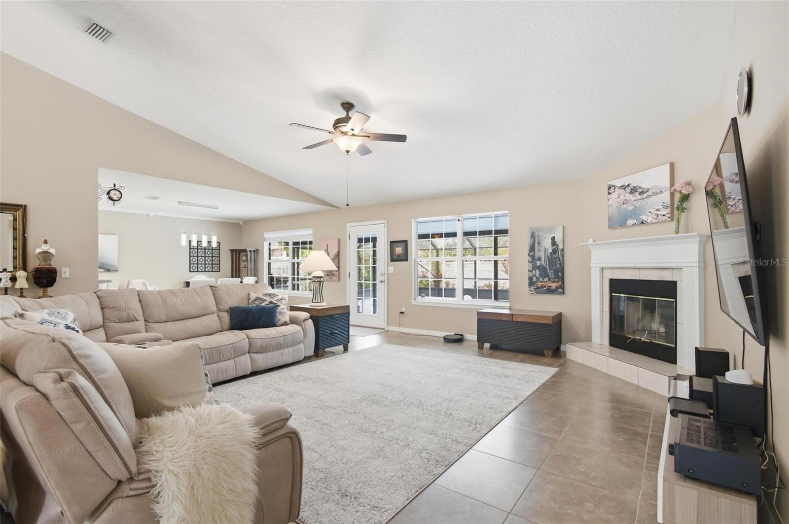 Image 4 of 38 For 27 Burning Bush Drive