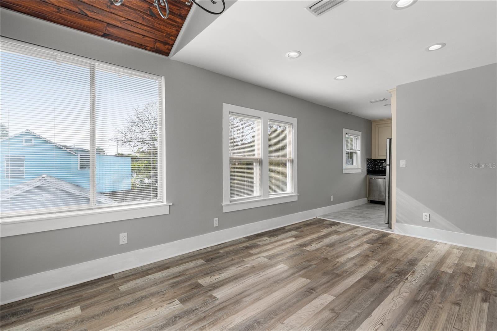 Image 15 of 50 For 520 Vermont Avenue