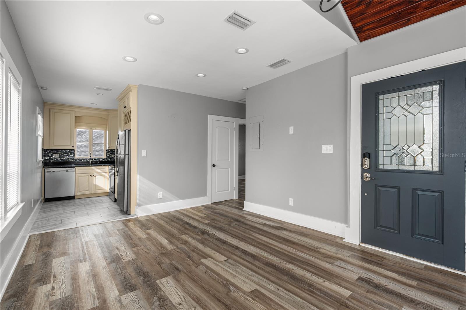 Image 16 of 50 For 520 Vermont Avenue