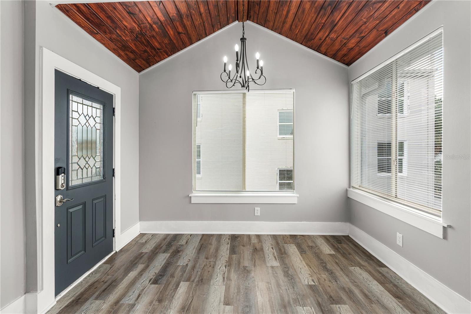 Image 18 of 50 For 520 Vermont Avenue