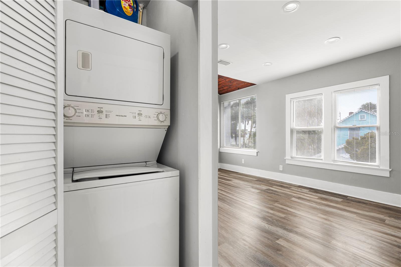 Image 21 of 50 For 520 Vermont Avenue