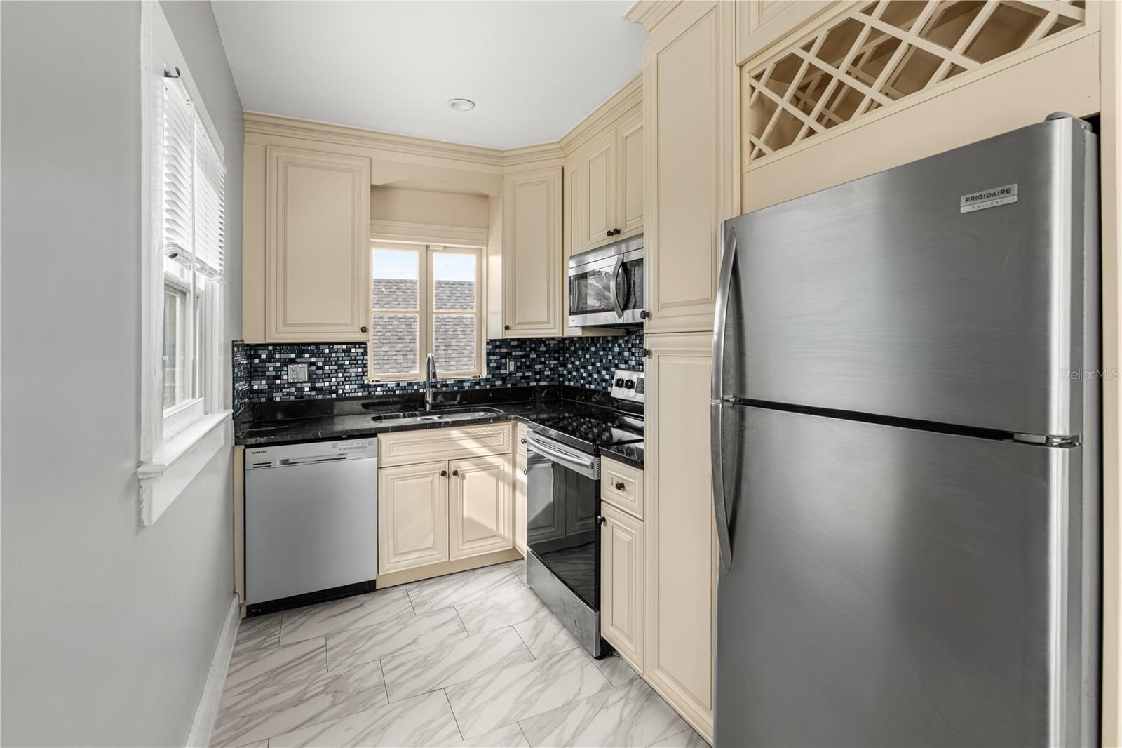 Image 22 of 50 For 520 Vermont Avenue