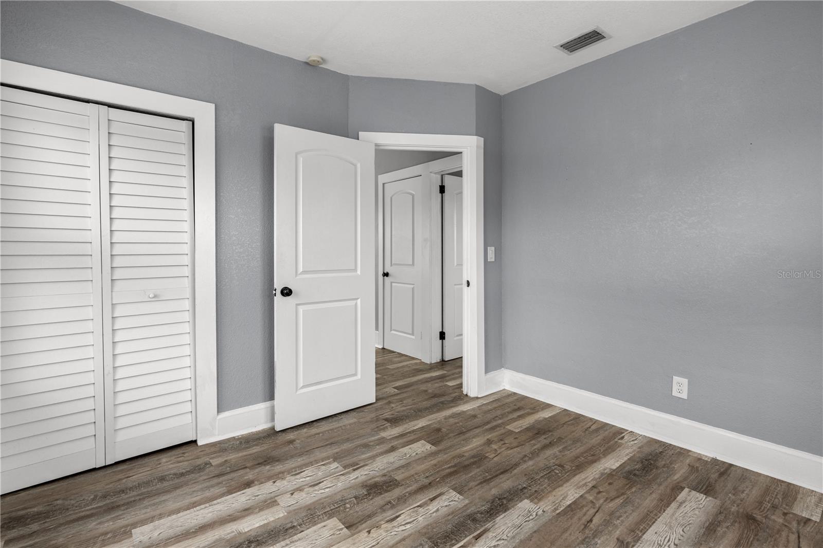 Image 30 of 50 For 520 Vermont Avenue