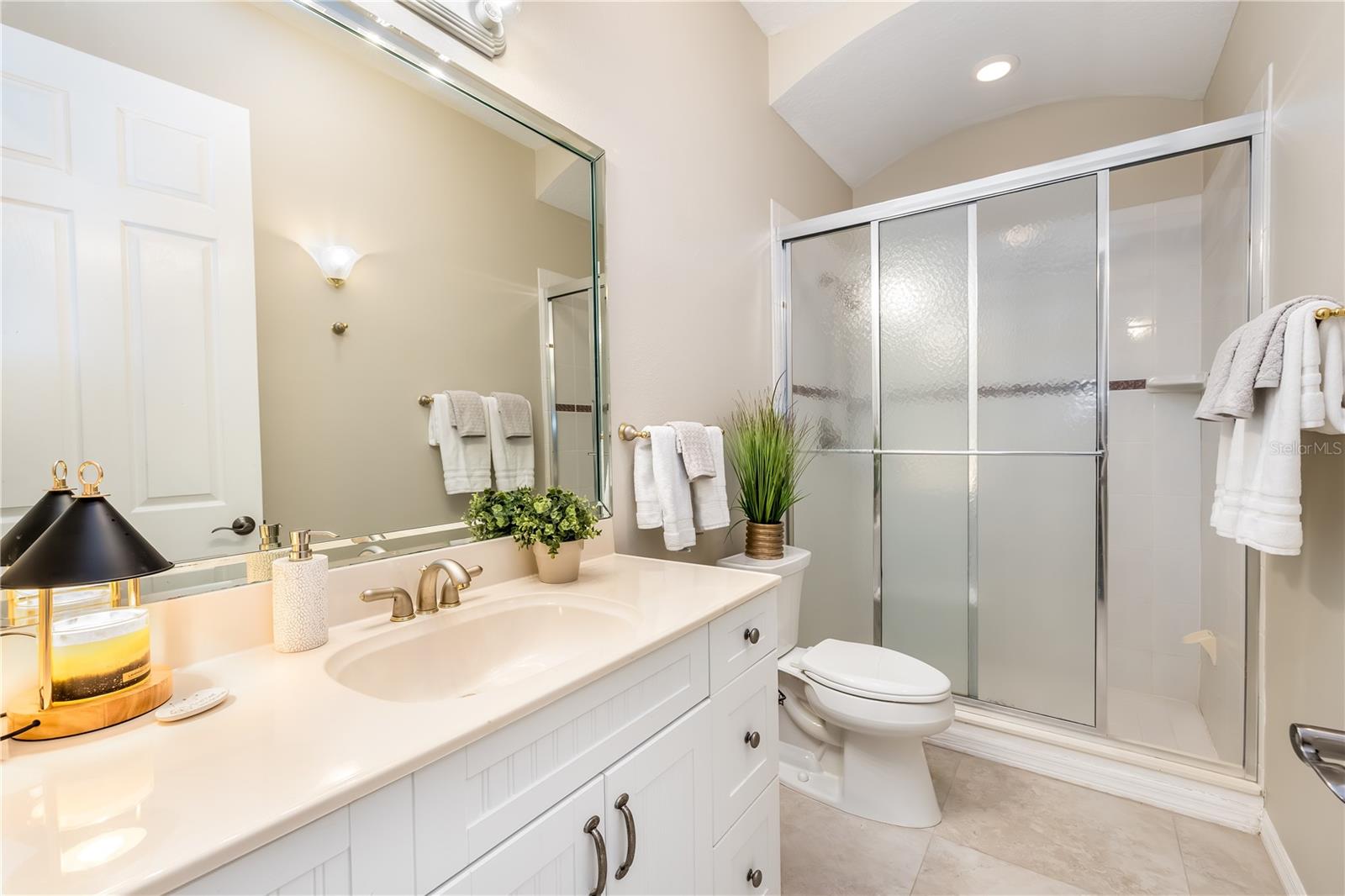 Image 34 of 68 For 31 Coleridge Court