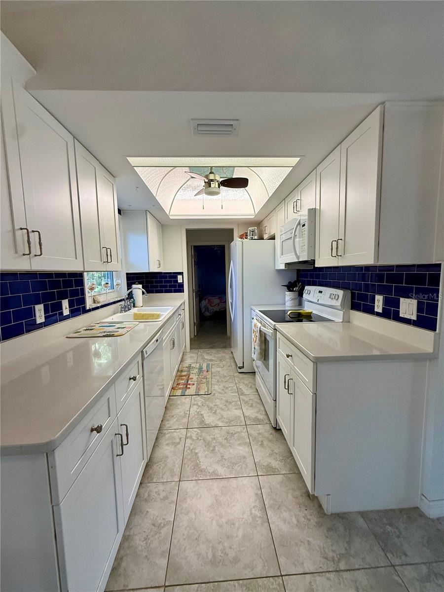 Image 6 of 25 For 2226 Daytona Avenue