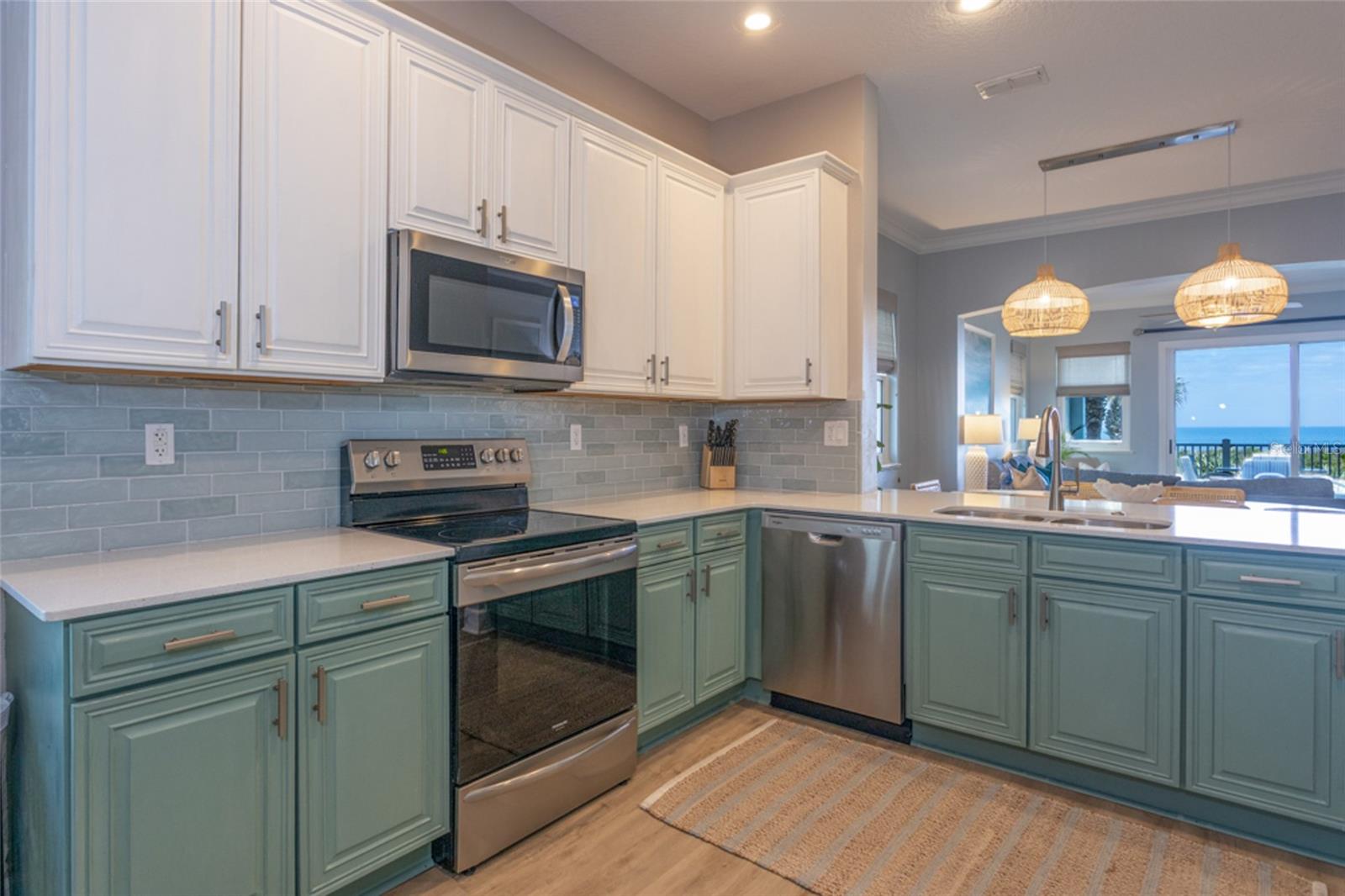 Image 10 of 39 For 600 Cinnamon Beach Way 521