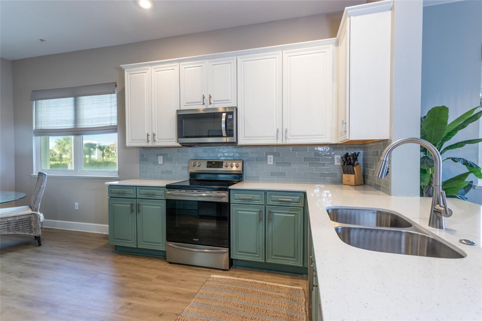 Image 9 of 39 For 600 Cinnamon Beach Way 521