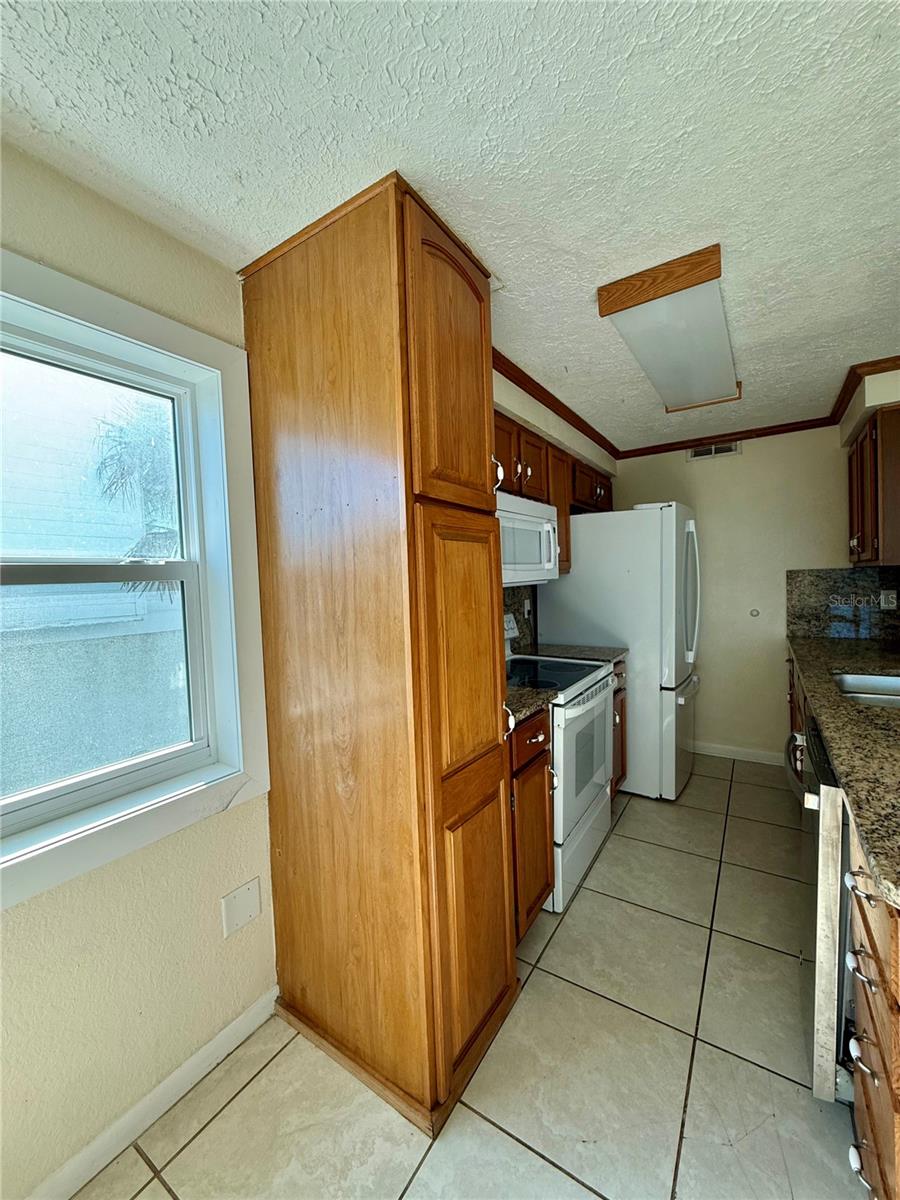 Image 9 of 24 For 1405 Central Avenue