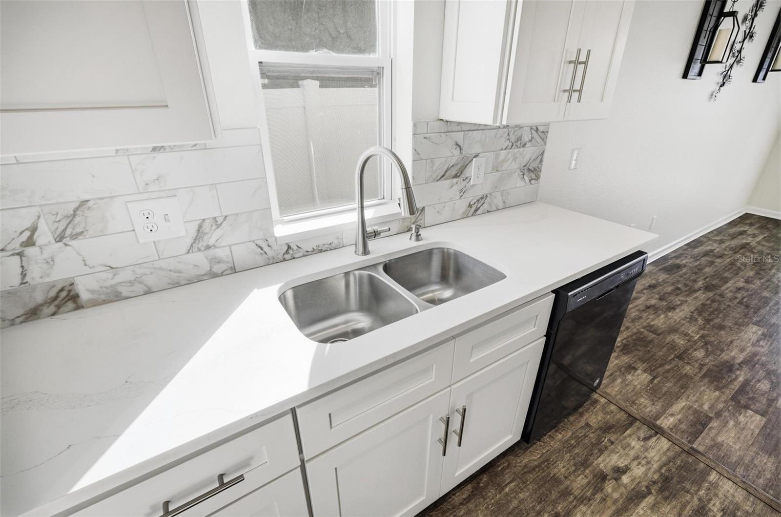 Image 10 of 58 For 367 Eaglecrest Drive