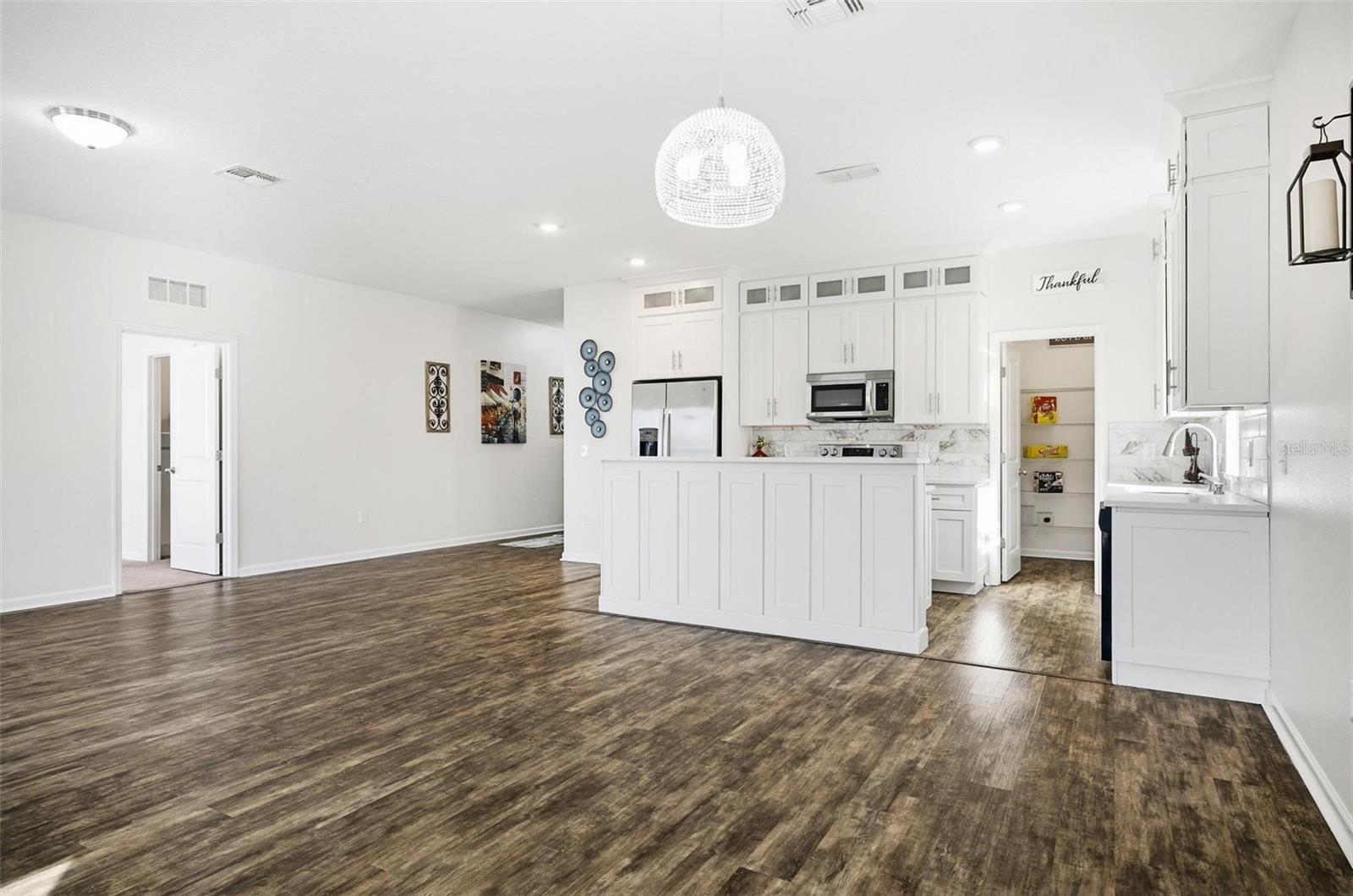 Image 15 of 58 For 367 Eaglecrest Drive