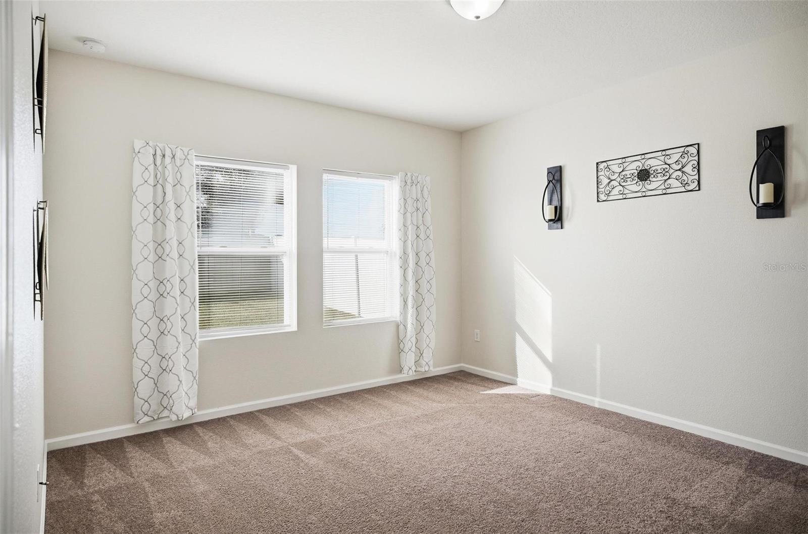 Image 22 of 58 For 367 Eaglecrest Drive